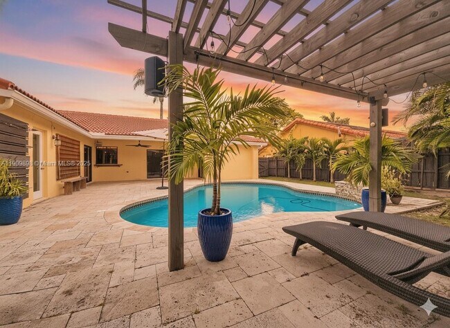 Building Photo - 15820 Sedgewyck Cir N