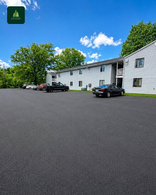 Building Photo - 516 Massillon Rd