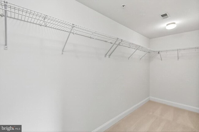 Building Photo - 322 N George Mason Dr