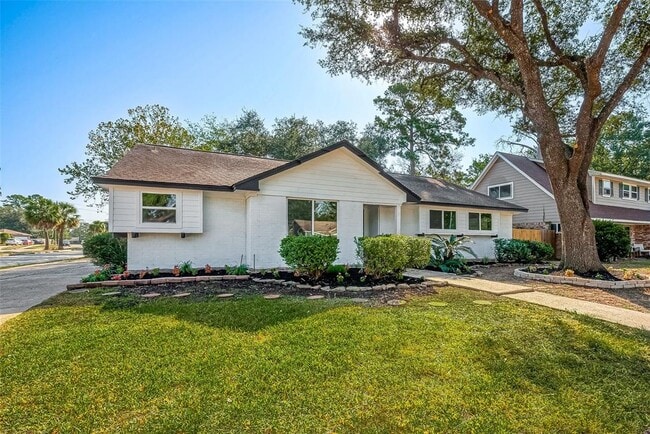 Primary Photo - 23130 Bayleaf Dr