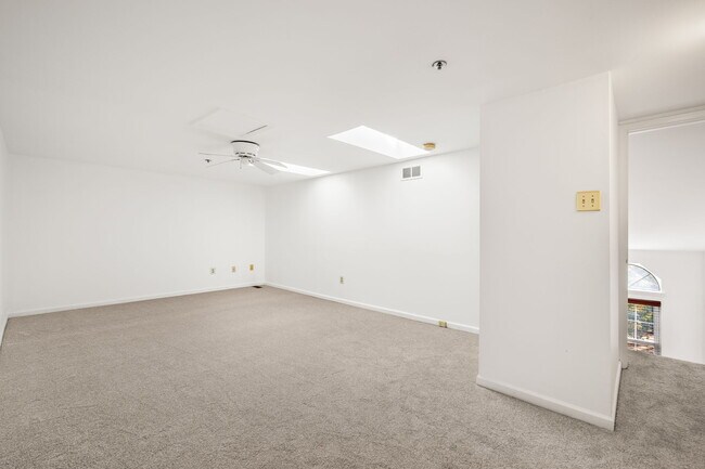 Building Photo - 1430 Redwood Ct