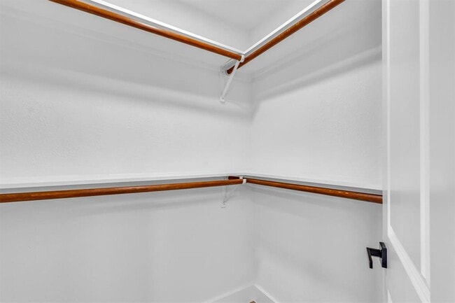 Building Photo - 2644 Gwendolyn Ln