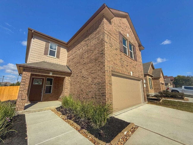 Building Photo - Immaculate Two Story Home in Legend Point ...