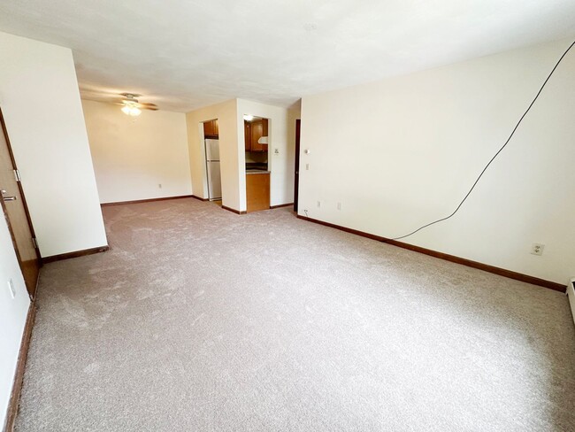 Building Photo - Holden: 2 Bed 1 Bath, Heat & Hot Water Inc...