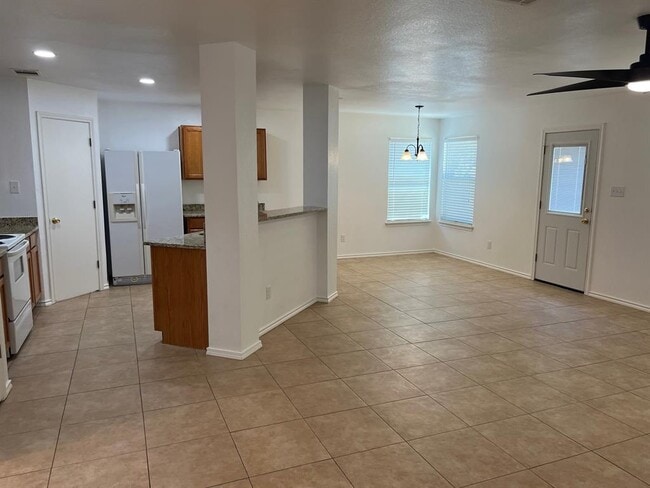 Building Photo - 18121 Skysail Dr