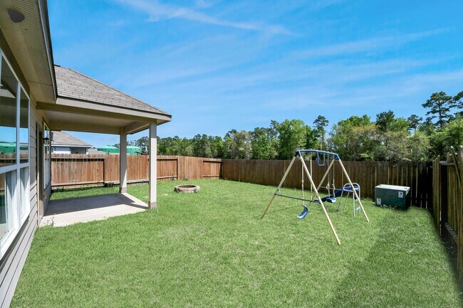 Building Photo - 17630 Holroyd Rd