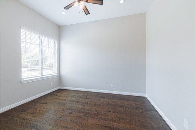 Building Photo - 1803 Pepper Grove Ln