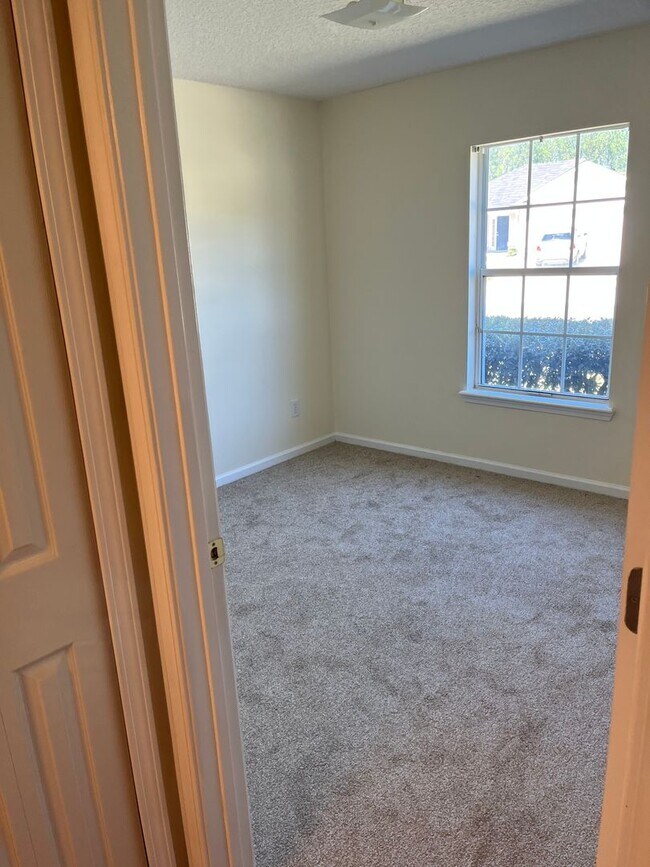 Building Photo - 3537 Whisper Creek Blvd