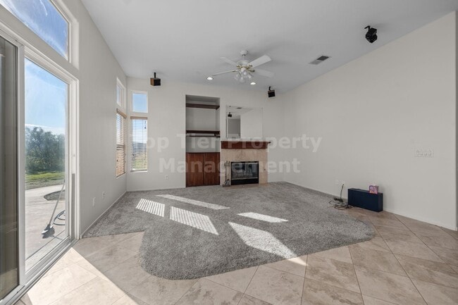 Building Photo - Beautiful 4 bed, 3 bath, 2,726 sqft House in Peaceful San Marcos Neighborhood - Available NOW