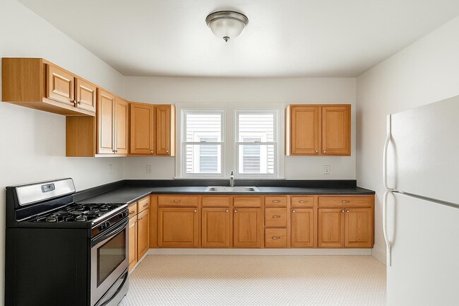 Building Photo - 713 Onondaga Ave