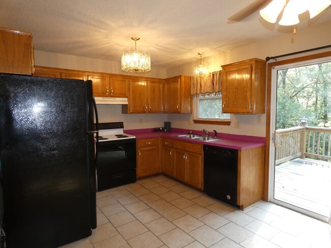 Building Photo - 405 Woodland Ave