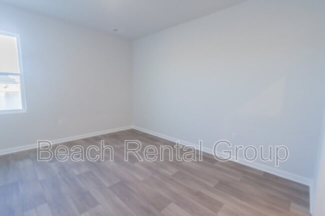 Building Photo - 1375 Speedway St