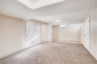 Building Photo - 2 car attached garage, located near Greenway Park Golf Course, pool, tennis courts and clubhouse....