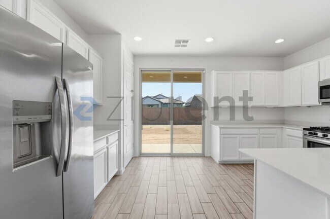 Building Photo - 9219 W Sells Dr