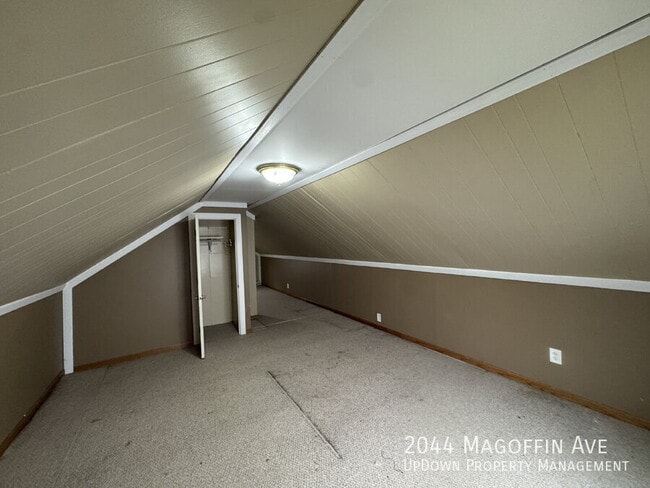 Building Photo - 2044 Magoffin Ave