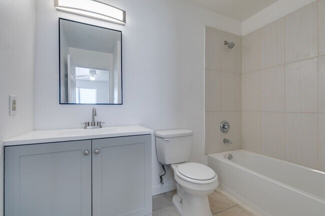 Building Photo - 6987 Mendon Ln