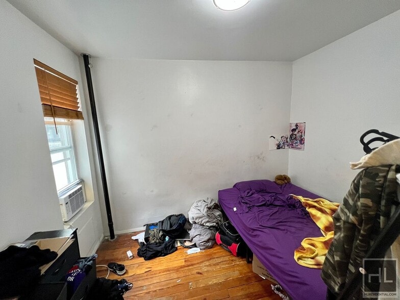Building Photo - 2BR 1BA Next To Maria Hernandez Park