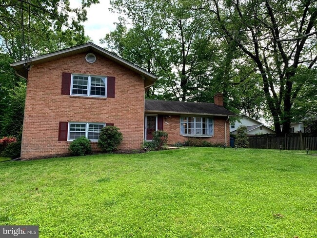 Building Photo - 6624 Sulky Ln