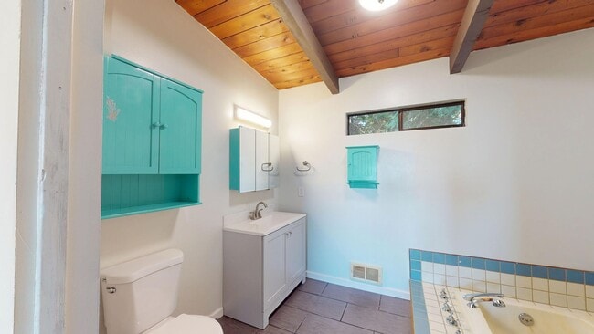 Building Photo - ***PENDING APPLICATION***Fantastic 3 Bedroom Home with Gorgeous Ocean View