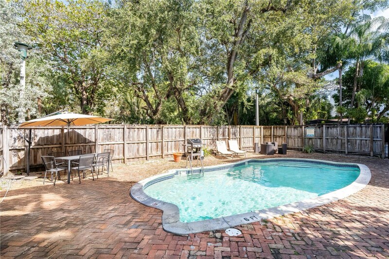 Building Photo - 2850 Coconut Ave