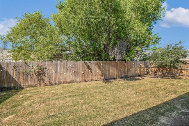 Building Photo - 13700 Lubeck Dr
