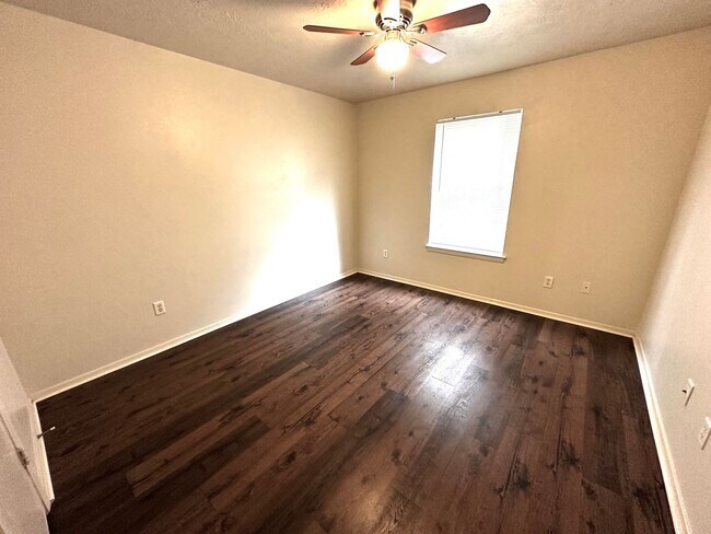 Building Photo - 1 Bed, 1 Bath, Upstairs Apartment at The Haven