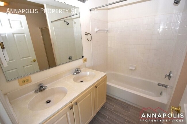 Building Photo - 2006 Peggy Stewart Way