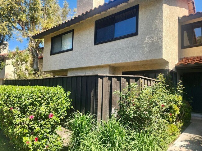 Building Photo - 5151 Walnut Ave