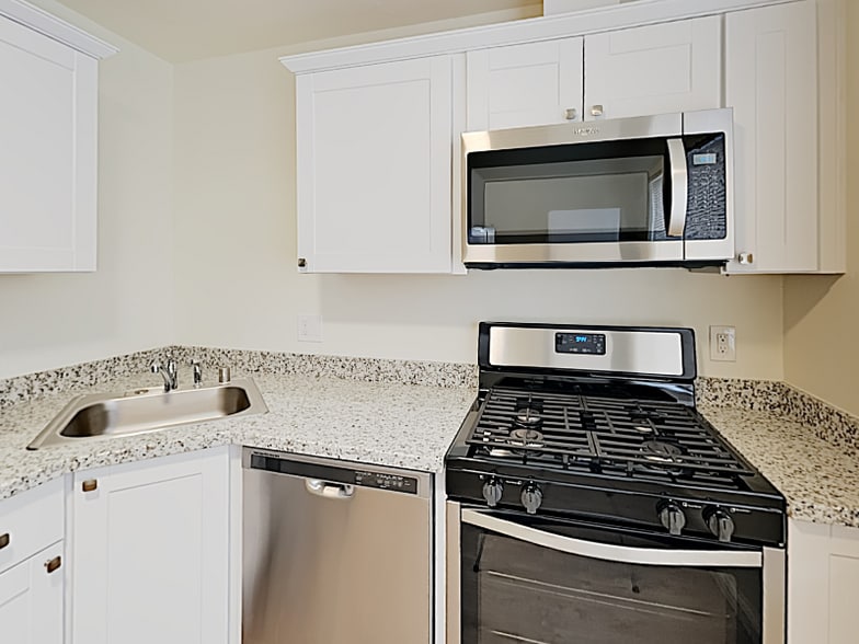 Primary Photo - 2065 15th Ave