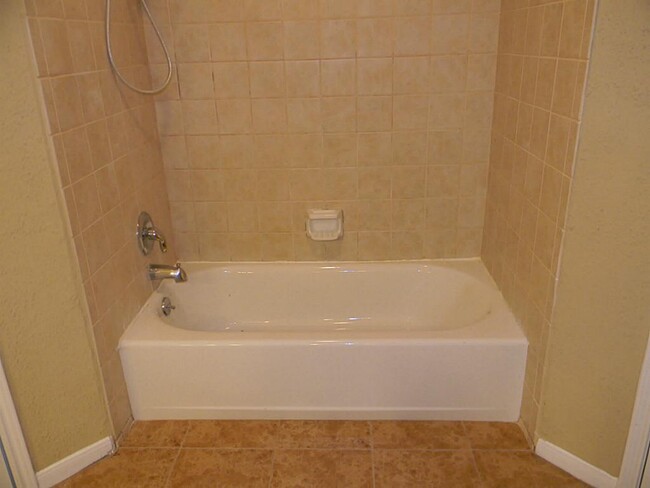 Building Photo - 2711 River Birch Dr