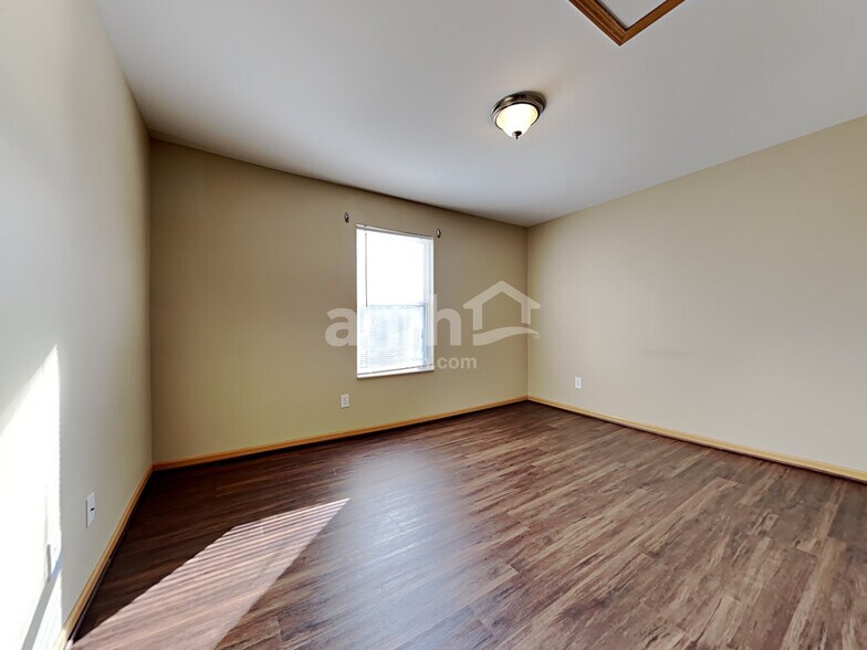 Building Photo - 7808 Hyatts Ln