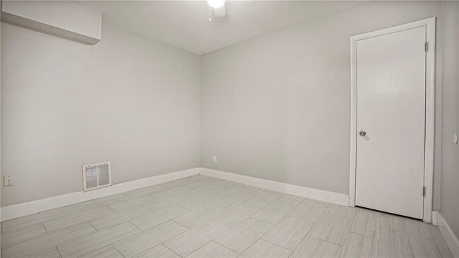 Building Photo - 2992 Chantilly Ave