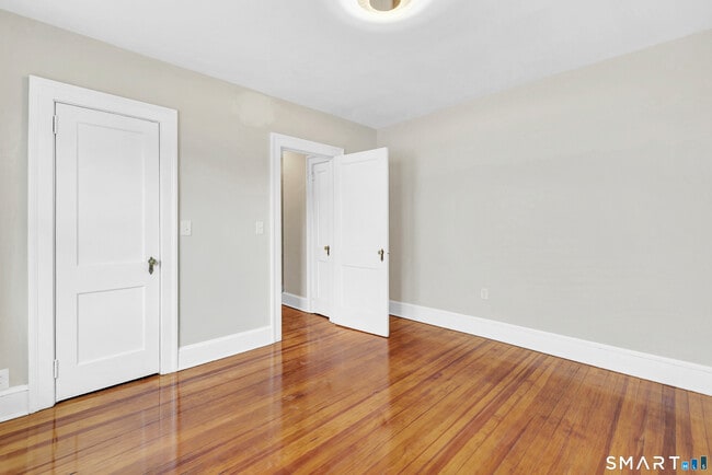 Building Photo - 126 Thomas St