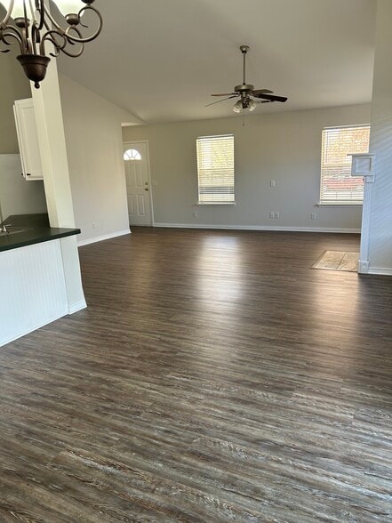 Building Photo - 1474 N Caddo Ave