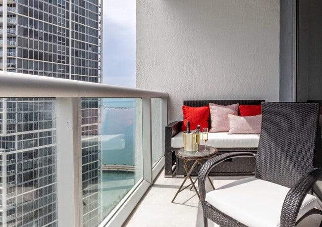 Building Photo - 485 Brickell Ave