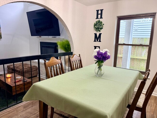 Building Photo - Gorgeous Single Family 4 bedroom furnished rental in Green Run
