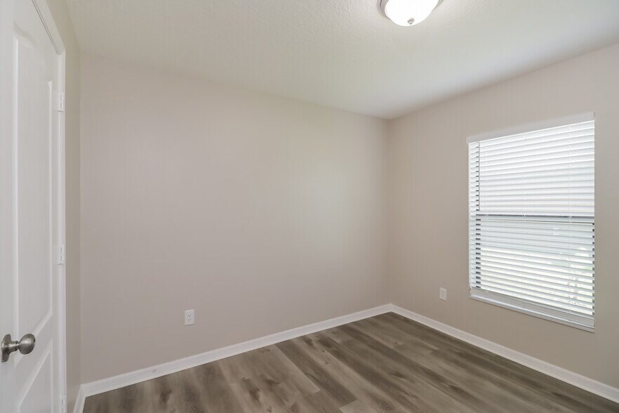 Building Photo - 7014 Redbay Dr