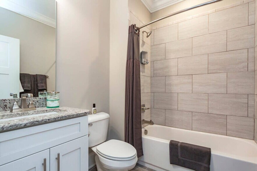 Building Photo - 1415 Shelby Ave