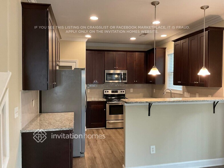 Building Photo - 600 Hadlow St