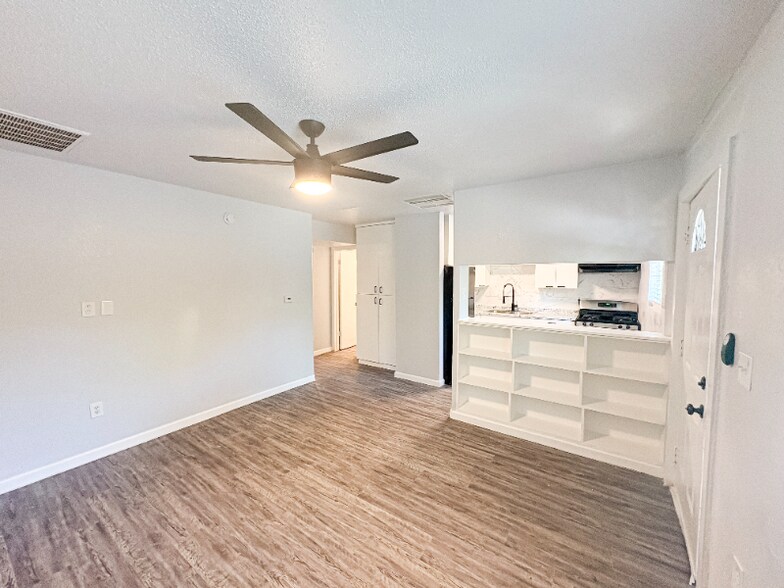 Building Photo - 2222 S Rural Rd