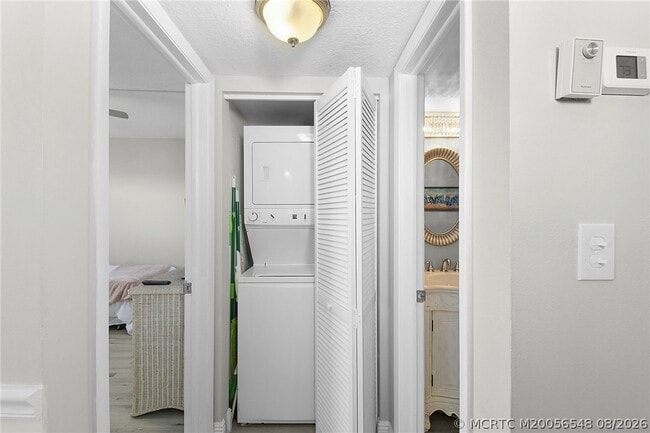 Building Photo - 10310 S Ocean Dr