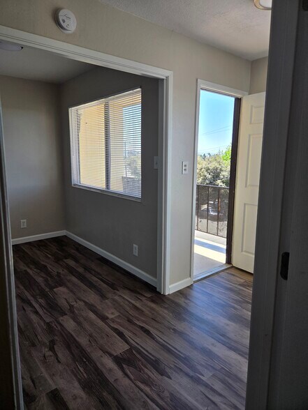 Building Photo - 25684 Spring Dr