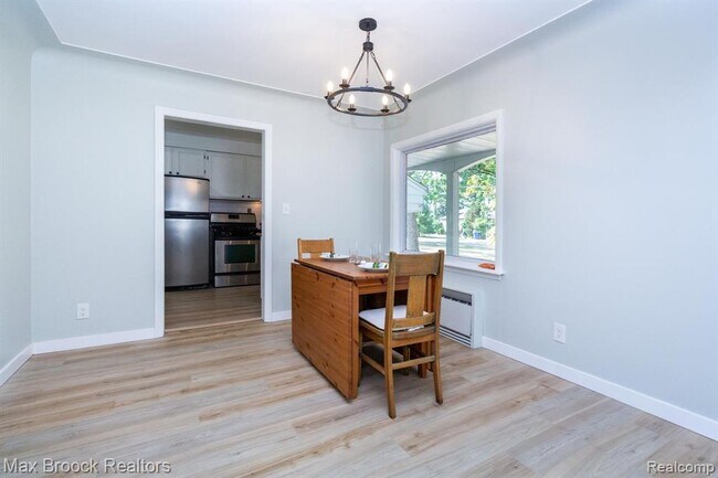 Building Photo - 4120 Lotus Dr