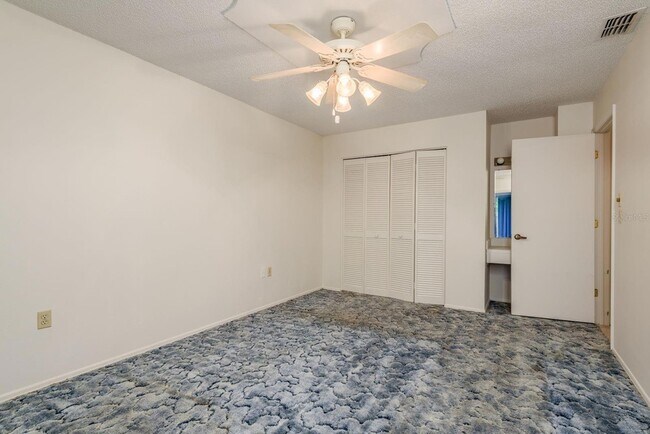 Building Photo - 10918 Freemont Dr