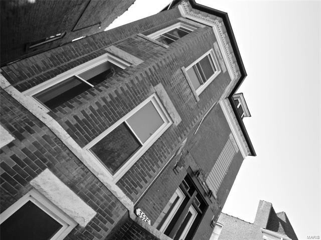 Building Photo - 3526 Vista Ave