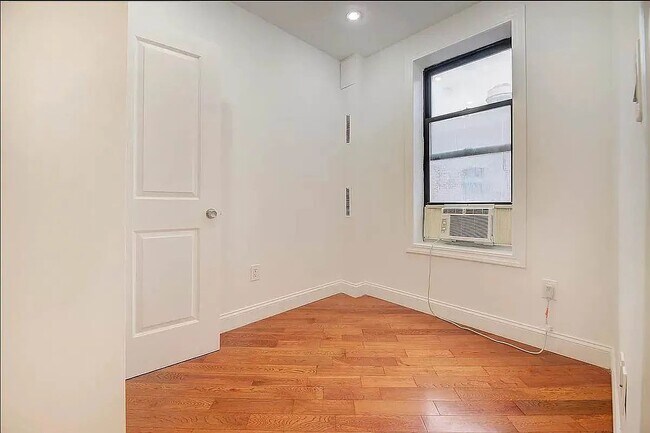 Building Photo - 75 Orchard Street