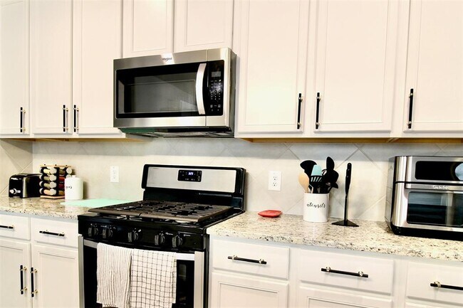 Building Photo - 24930 Adami Veduta Ct