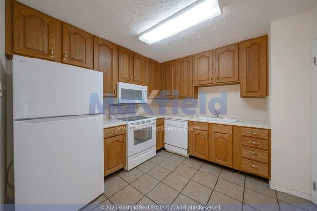 Building Photo - Salt Lake City - Near Downtown - 2BD - 2BT...