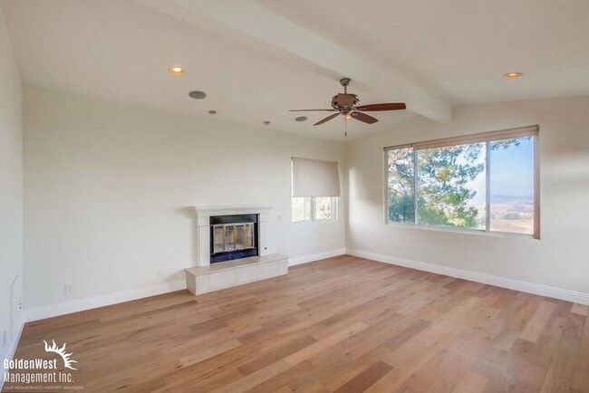 Building Photo - Bright & Spacious 4Bdm 3Ba Home in San Diego!