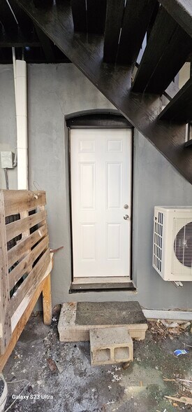 Building Photo - 718 Drexel Ave